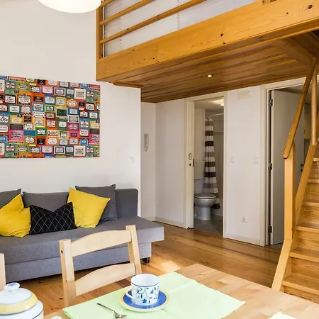 Cosy In The Castle Apartment Lissabon